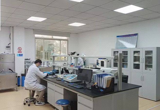 Laboratory workspace at Honlly Hydro